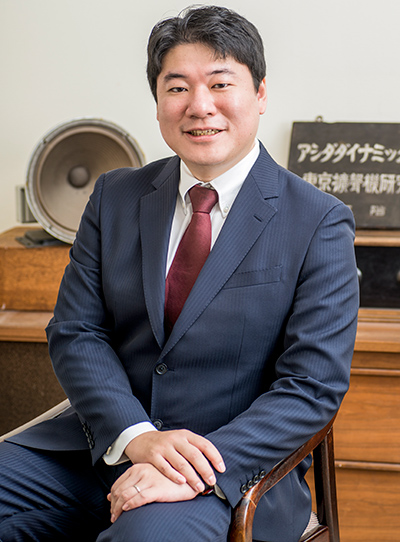 代表取締役社長　柳川久